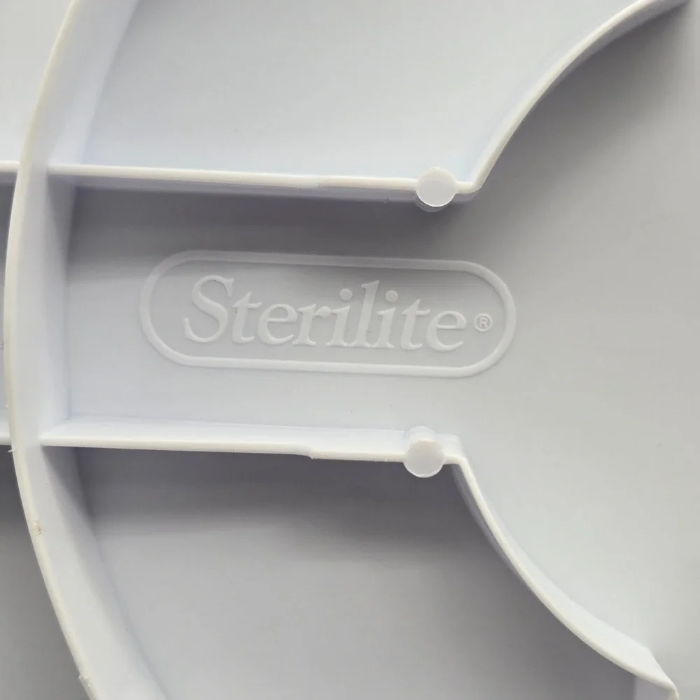 Sterilite Cake Carrier Large White & Blue Round Portable Holder Cake Saver